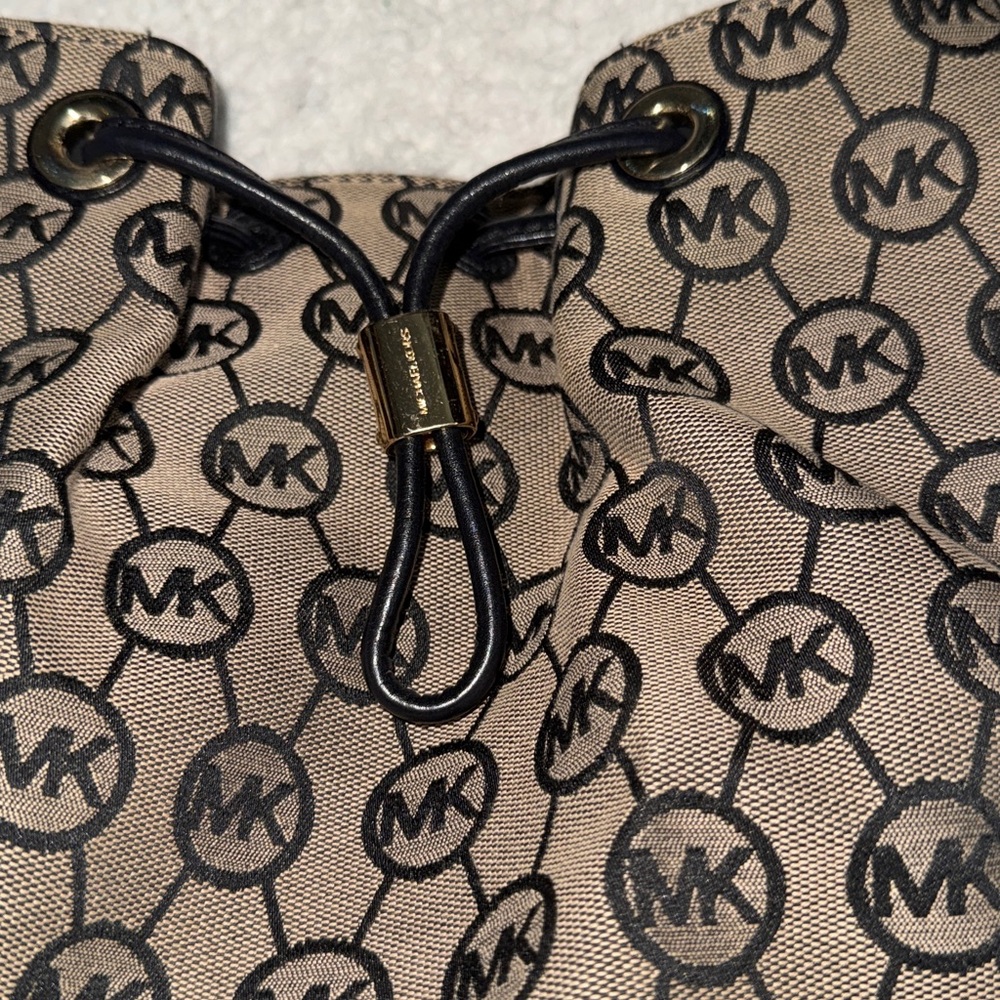Michael Kors Beige and Black Logo Drawstring Bag Like NEW!!!